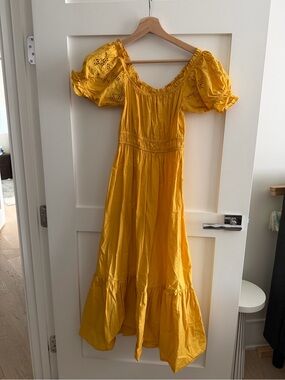 midi button front dress Butter Yellow Button-Front with Pockets Blue Martini Atlanta Guest Sizing True to size Waist Size:48